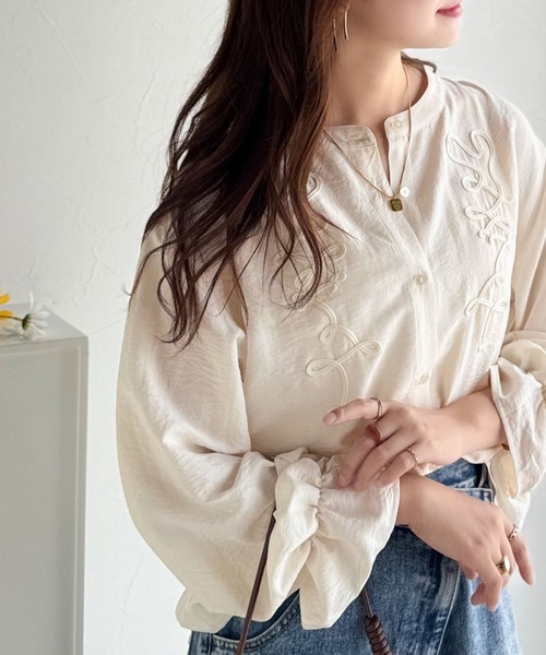 AE❤︎大人気❤︎袖刺繍ブラウス 椿刺繍シャツ（シャツ/ブラウス）｜REZEN（リゼン）のファッション通販
