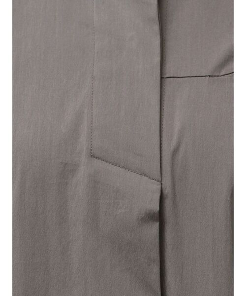 ELENDEEK(エレンディーク)の「フォルムシャツワンピース(ワンピース・レディース・グレー/ブラック/ベージュ・02/01)」の13枚目の写真