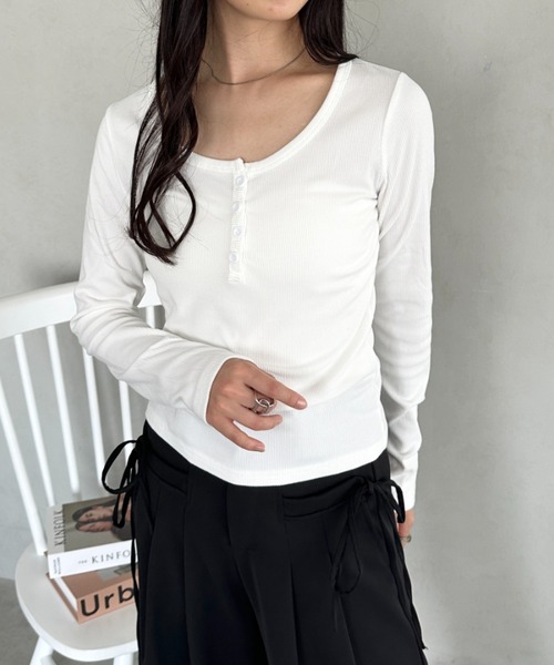 セール】ヘンリーネック長袖リブコンパクトトップス（Tシャツ