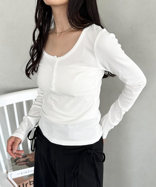 CLEA（クレア）の「ヘンリーネック長袖リブコンパクトトップス（Tシャツ/カットソー・レディース・ブラック/グレー/ブラウン/ホワイト・FREE）」の6枚目の写真