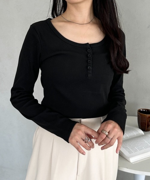 CLEA（クレア）の「ヘンリーネック長袖リブコンパクトトップス（Tシャツ/カットソー・レディース・ブラック/グレー/ブラウン/ホワイト・FREE）」の9枚目の写真