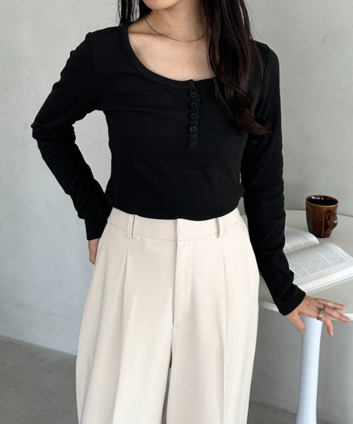CLEA（クレア）の「ヘンリーネック長袖リブコンパクトトップス（Tシャツ/カットソー・レディース・ブラック/グレー/ブラウン/ホワイト・FREE）」の10枚目の写真