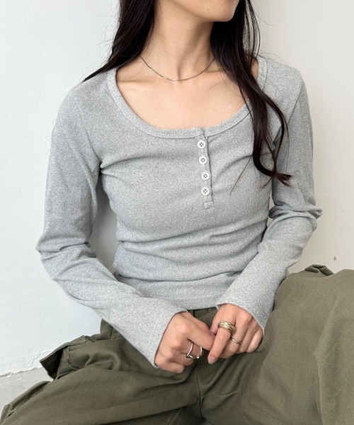 セール】ヘンリーネック長袖リブコンパクトトップス（Tシャツ