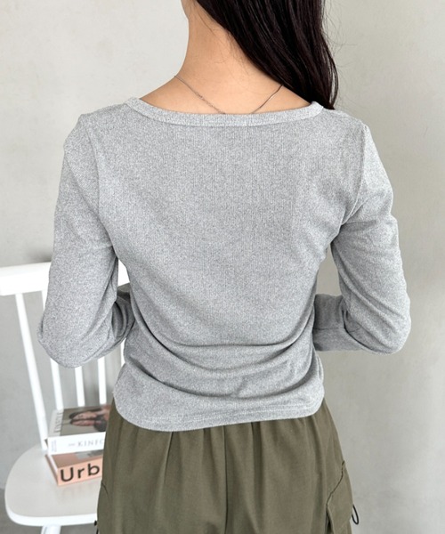 CLEA（クレア）の「ヘンリーネック長袖リブコンパクトトップス（Tシャツ/カットソー・レディース・ブラック/グレー/ブラウン/ホワイト・FREE）」の17枚目の写真