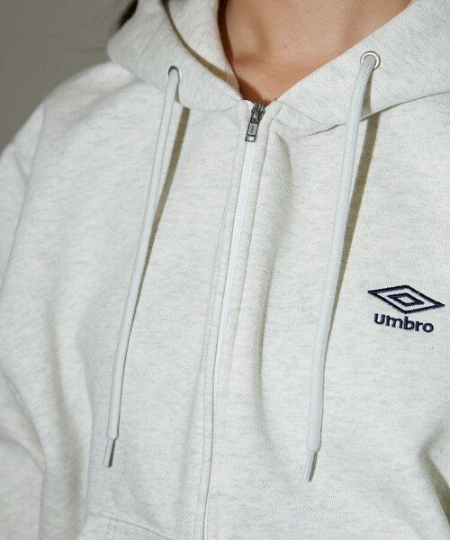 UMBRO(アンブロ)の「UMBRO × PUBLUX/アンブロ ワンポイント 刺繍 ジップパーカー 限定展開(パーカー・レディース・グレー/ネイビー・フリ-)」の12枚目の写真