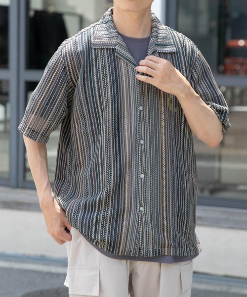 ITEMS URBANRESEARCH（アイテムズ アーバンリサーチ）の「マルチストライプレースオープンカラーショートスリーブシャツ（シャツ/ブラウス・メンズ・ブラック/ブルー/グリーン・LARGE/MEDIUM）」の2枚目の写真