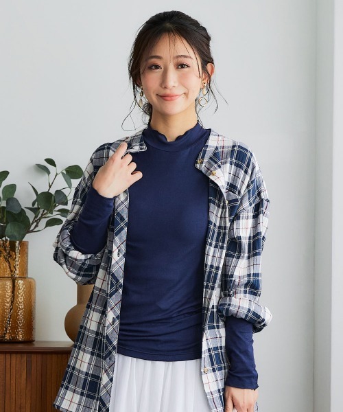 SMILE LAND（スマイルランド）の「＜大きいサイズ＞メロウハイネックカットソートップス（Tシャツ/カットソー・レディース・モカ/ネイビー/ブラック・L～LL/5L～6L/3L～4L）」の14枚目の写真