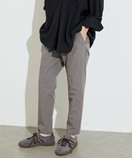 JOURNAL STANDARD(ジャーナルスタンダード)の「《追加4》【撥水/接触冷感/洗える/UV】リネンナイロンストレッチテーパードパンツ(その他パンツ・レディース・グレー/ベージュ系その他/ブラック・40/38/36)」の7枚目の写真