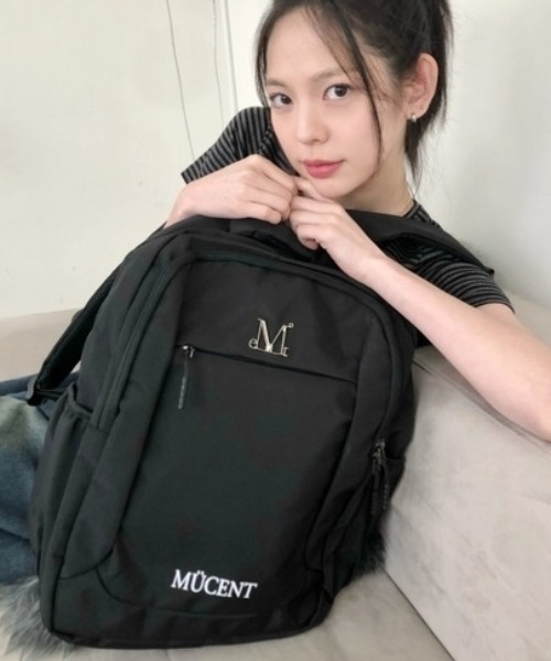 MUCENT（ムセント）の「【日本未発売/WEB限定】MUCENT(ムセント)/大容量 A4サイズ対応 リュック メタル ロゴ バックパック/MIKEY METAL LOGO BACK PACK（バックパック/リュック・レディース・ブラック・FREE）」の11枚目の写真