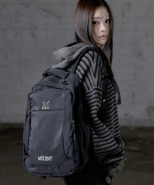 MUCENT（ムセント）の「【日本未発売/WEB限定】MUCENT(ムセント)/大容量 A4サイズ対応 リュック メタル ロゴ バックパック/MIKEY METAL LOGO BACK PACK（バックパック/リュック・レディース・ブラック・FREE）」の9枚目の写真