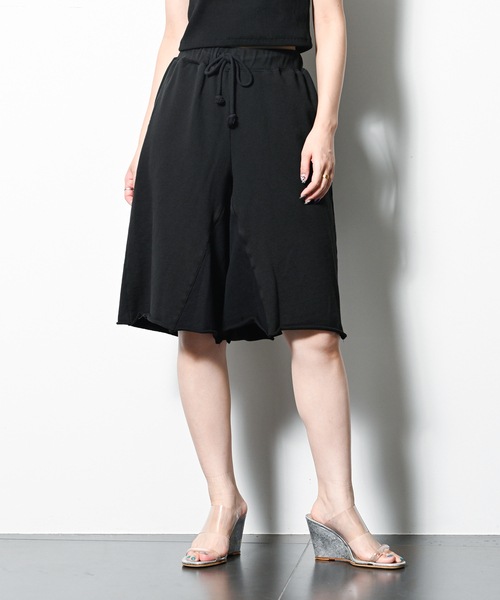 OLD PARK(オールドパーク)の「OLD PARK 別注 BAGGY SWEAT SHORTS:ショートパンツ(スウェットパンツ・レディース・グレー/ブラック・MEDIUM)」の1枚目の写真