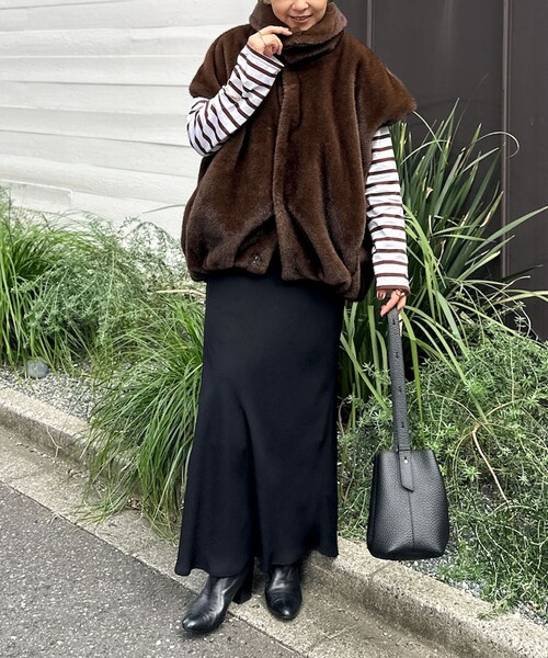 Rie Miller（リエミラー）の「エコファー衿付ベスト（ブルゾン・レディース・ダークブラウン/アイボリー・38）」の13枚目の写真