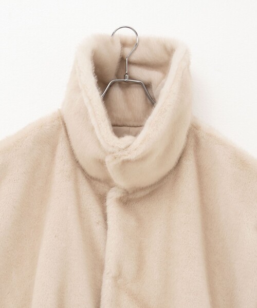 Rie Miller（リエミラー）の「エコファー衿付ベスト（ブルゾン・レディース・ダークブラウン/アイボリー・38）」の4枚目の写真