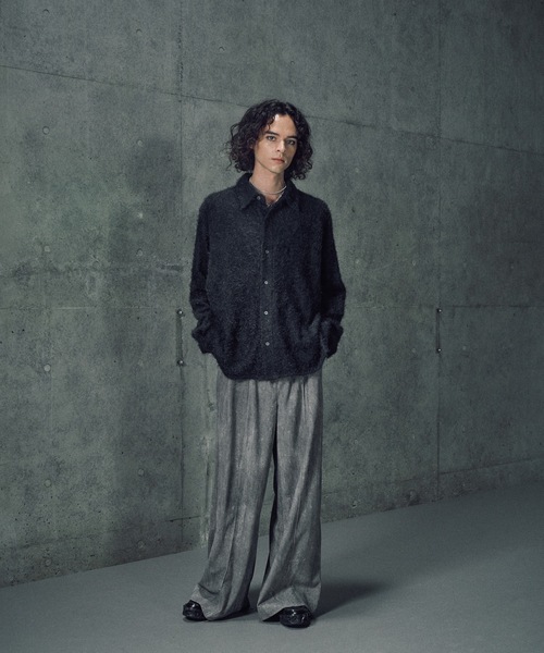 CASPER JOHN（キャスパージョン）の「Various loose shirts -feather knit- / バリアスルーズシャツ -フェザーニット-（シャツ/ブラウス・メンズ・ブルー/グリーン系その他/ブラック系その他/ブラック/ライトグレー・LARGE/MEDIUM/SMALL/X-SMALL）」の10枚目の写真