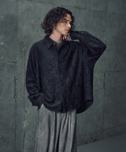 CASPER JOHN（キャスパージョン）の「Various loose shirts -feather knit- / バリアスルーズシャツ -フェザーニット-（シャツ/ブラウス・メンズ・ブルー/グリーン系その他/ブラック系その他/ブラック/ライトグレー・LARGE/MEDIUM/SMALL/X-SMALL）」の8枚目の写真
