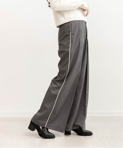 RANDA（ランダ）の「ウエストデザインラインタックパンツ（その他パンツ・レディース・ネイビー/ブラウン/グレー・1/0）」の9枚目の写真