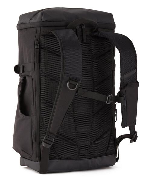 UNDER ARMOUR（アンダーアーマー）の「UAターポリン バックパック2.0 40リットル（トレーニング/メンズ/レディース）（バックパック/リュック・レディース・ブラック系その他・ONESIZE）」の11枚目の写真