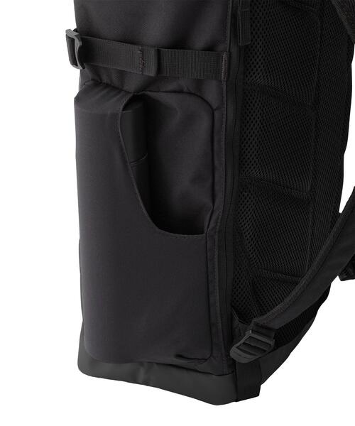 UNDER ARMOUR（アンダーアーマー）の「UAターポリン バックパック2.0 40リットル（トレーニング/メンズ/レディース）（バックパック/リュック・レディース・ブラック系その他・ONESIZE）」の8枚目の写真