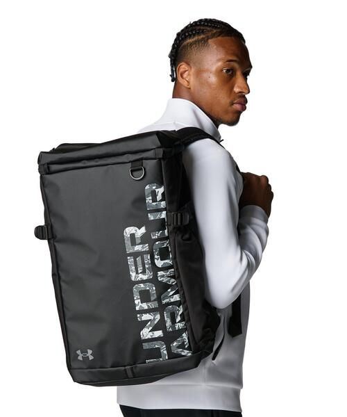 UNDER ARMOUR（アンダーアーマー）の「UAターポリン バックパック2.0 40リットル（トレーニング/メンズ/レディース）（バックパック/リュック・レディース・ブラック系その他・ONESIZE）」の7枚目の写真