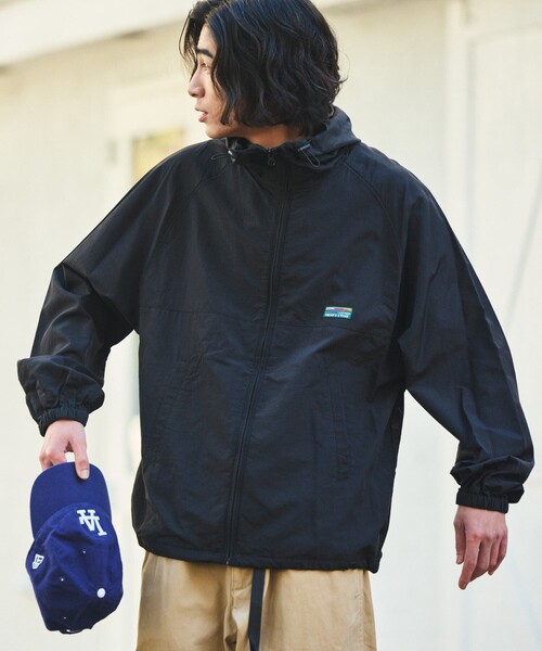 FREAK'S STORE(フリークスストア)の「限定展開 ビッグシルエット ナイロンフーディージャケット / ジップブルゾン(ブルゾン・メンズ・ブラック/ブラック系その他/チャコールグレー/ネイビー/ベージュ・LARGE/MEDIUM/SMALL)」の13枚目の写真