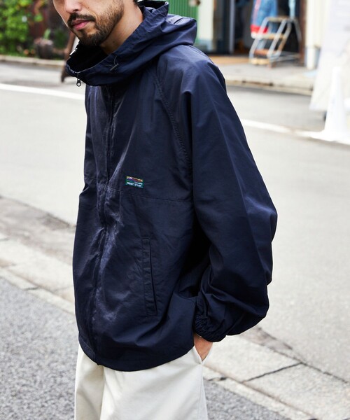 FREAK'S STORE(フリークスストア)の「限定展開 ビッグシルエット ナイロンフーディージャケット / ジップブルゾン(ブルゾン・メンズ・ブラック/ブラック系その他/チャコールグレー/ネイビー/ベージュ・LARGE/MEDIUM/SMALL)」の20枚目の写真