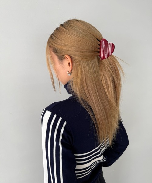 SANSeLF（サンセルフ）の「【SANSeLF】 ハート ヘアクリップ ミニマルシルエット saa25a071（バレッタ/ヘアクリップ・レディース・ブラック/レッド・FREE）」の2枚目の写真