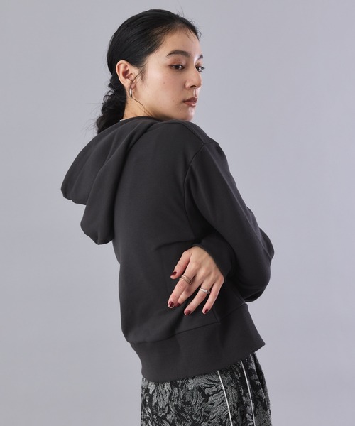 Muscat(マスカット)の「【セットアップ可!】ロゴ刺繍 裏毛ジップアップパーカー(パーカー・レディース・ダークブラウン/サンドベージュ/ブラック/グレー・F)」の11枚目の写真