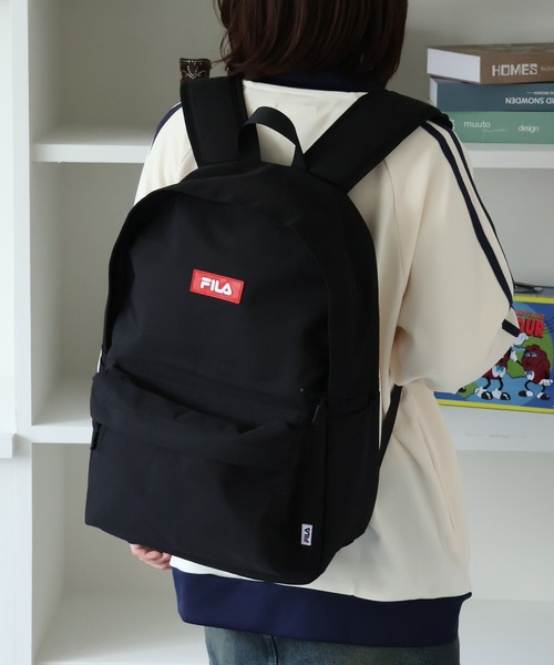 FILA（フィラ）の「【FILA/フィラ】スタンダードデイパック（バックパック/リュック・メンズ・ブラック系その他/ブラック・FREE）」の2枚目の写真
