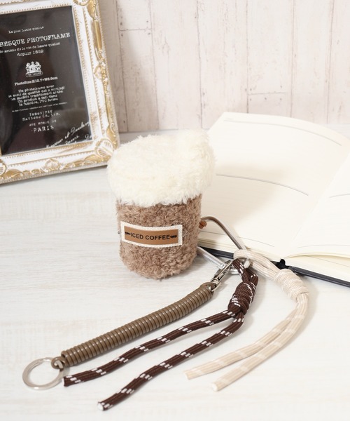 crossi（クロッシー）の「もこもこ ボアチャーム（チャーム・レディース・ベージュ/ブラウン/ライトグリーン・FREE）」の2枚目の写真