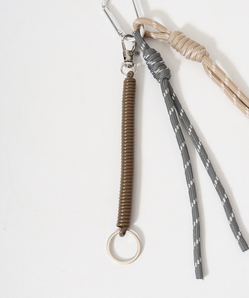 crossi（クロッシー）の「もこもこ ボアチャーム（チャーム・レディース・ベージュ/ブラウン/ライトグリーン・FREE）」の4枚目の写真