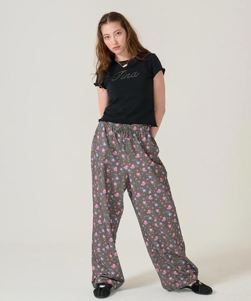 TINA:JOJUN(ティーナジョジュン)の「オリジナル 総柄 裏毛パンツ TINA:JOJUN(その他パンツ・レディース・ブラック/ピンク・M)」の2枚目の写真