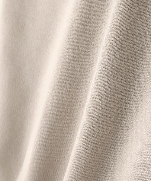 NATURAL BEAUTY BASIC（ナチュラルビューティーベーシック）の「◇総針ベーシックシリーズ ニュアンスVネックニット（ニット/セーター・レディース・ベージュ/ブラウン/ブルー/オフホワイト・FREE）」の7枚目の写真