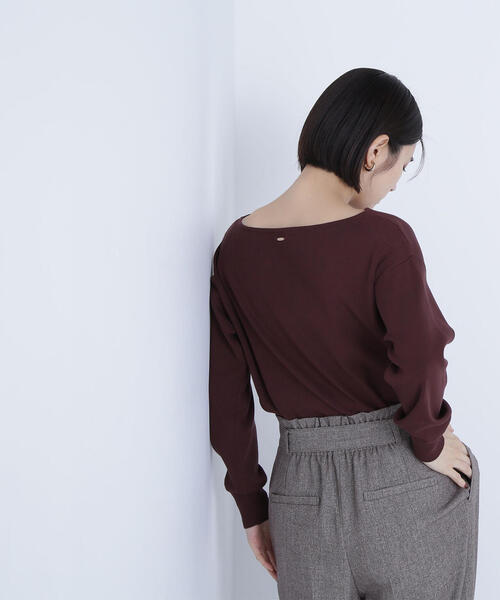 NATURAL BEAUTY BASIC（ナチュラルビューティーベーシック）の「◇総針ベーシックシリーズ ニュアンスVネックニット（ニット/セーター・レディース・ベージュ/ブラウン/ブルー/オフホワイト・FREE）」の12枚目の写真