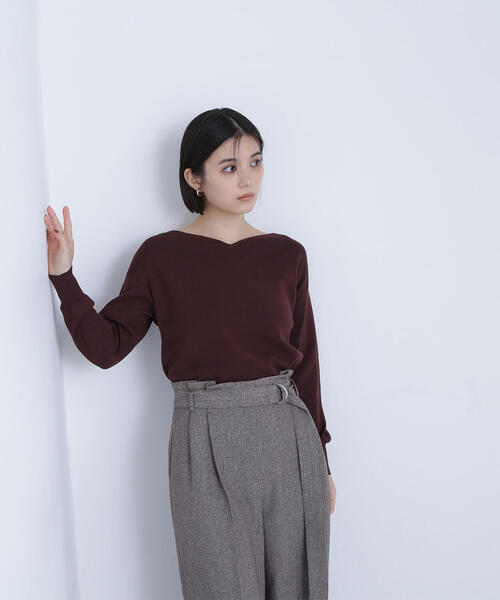 NATURAL BEAUTY BASIC（ナチュラルビューティーベーシック）の「◇総針ベーシックシリーズ ニュアンスVネックニット（ニット/セーター・レディース・ベージュ/ブラウン/ブルー/オフホワイト・FREE）」の14枚目の写真