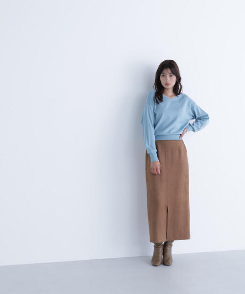 NATURAL BEAUTY BASIC（ナチュラルビューティーベーシック）の「◇総針ベーシックシリーズ ニュアンスVネックニット（ニット/セーター・レディース・ベージュ/ブラウン/ブルー/オフホワイト・FREE）」の20枚目の写真