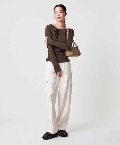 BEAUTY&YOUTH UNITED ARROWS（ビューティーアンドユースユナイテッドアローズ）の「コットンリブ リボンギャザーカットソー（Tシャツ/カットソー・レディース・ダークブラウン/オフホワイト/ブラック・FREE）」の5枚目の写真