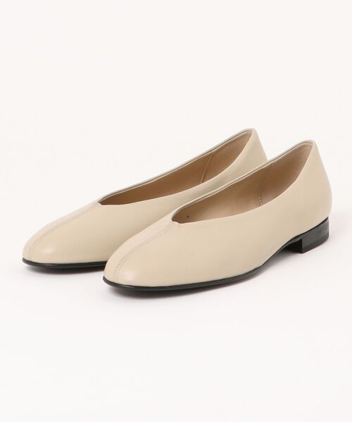 inter-chaussures（インターショシュール）の「【INTER-CHAUSSURES】ラウンドトウセンターシームパンプス(I51510)（パンプス・レディース・ベージュ/ブラック系その他/ブラック・36/37）」の4枚目の写真