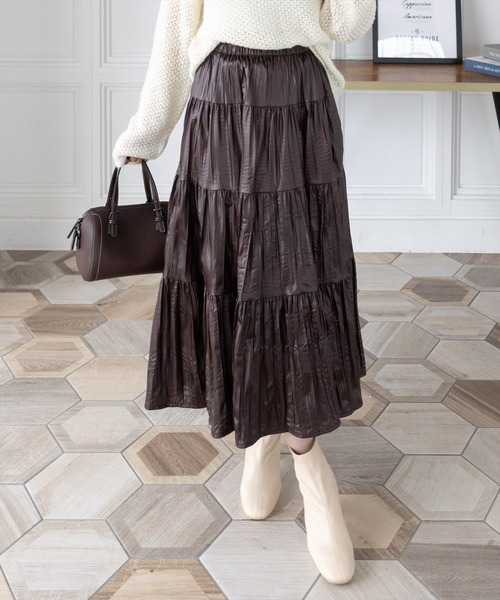 CLEAR BASIC（クリアベーシック）の「フェイクレザーティアードロングスカート［大人 カジュアル 着回し力抜群］（スカート・レディース・ダークブラウン/ブラック/カーキ・F）」の3枚目の写真