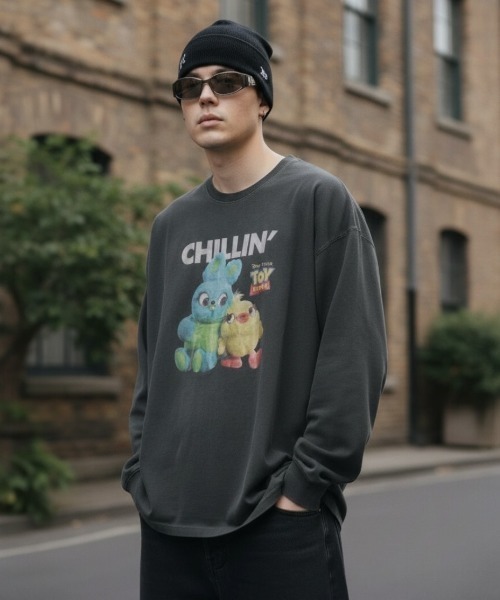 Disney（ディズニー）の「Disney ピグメントロングスリーブTシャツ（Tシャツ/カットソー・レディース・スミクロ/ブラック系その他7/ブラック系/ブラック系その他4/ブラック系その他6/ブラック系1/ブラック系3/ブラック系その他2/ブラック系その他/ブラック系その他3/ブラック系その他5/ブラック系2/ブラック系4・M/L/XL）」の11枚目の写真