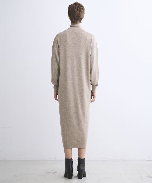 three dots(スリードッツ)の「【ラメニット】ルレックスセーター ドレス(ワンピース・レディース・ブラック/ベージュ/グレー・SMALL/MEDIUM)」の14枚目の写真