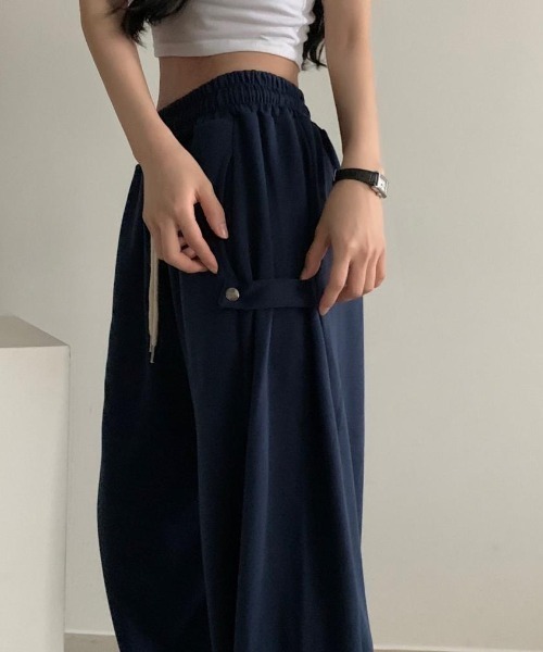 FREE STYLISTS(フリー スタイリスト)の「YUGA_YGMC Wide-length sweatpants with adjustable buckles(スウェットパンツ・レディース・ブラウン/ライトグレー/ネイビー・S/M)」の22枚目の写真