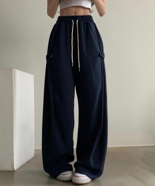 FREE STYLISTS(フリー スタイリスト)の「YUGA_YGMC Wide-length sweatpants with adjustable buckles(スウェットパンツ・レディース・ブラウン/ライトグレー/ネイビー・S/M)」の18枚目の写真