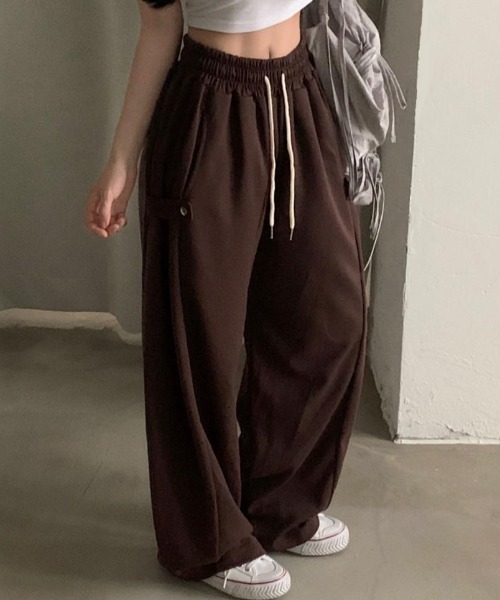 FREE STYLISTS(フリー スタイリスト)の「YUGA_YGMC Wide-length sweatpants with adjustable buckles(スウェットパンツ・レディース・ブラウン/ライトグレー/ネイビー・S/M)」の15枚目の写真