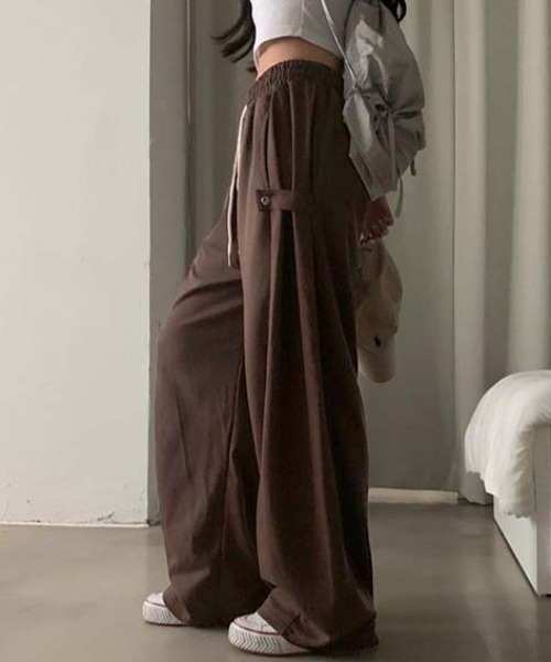 FREE STYLISTS(フリー スタイリスト)の「YUGA_YGMC Wide-length sweatpants with adjustable buckles(スウェットパンツ・レディース・ブラウン/ライトグレー/ネイビー・S/M)」の14枚目の写真