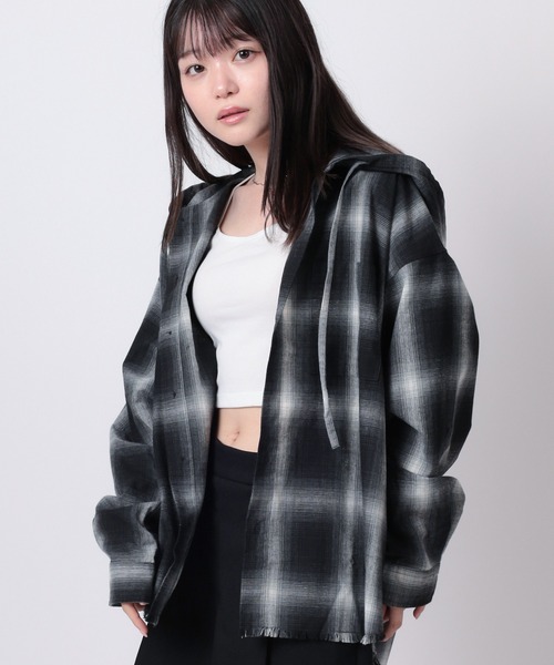 SlashDate（スラッシュデイト）の「【82】カットオフ オンブレチェック フードシャツ（シャツ/ブラウス・レディース・ブルー/ブラック/ブラウン・M/L）」の7枚目の写真