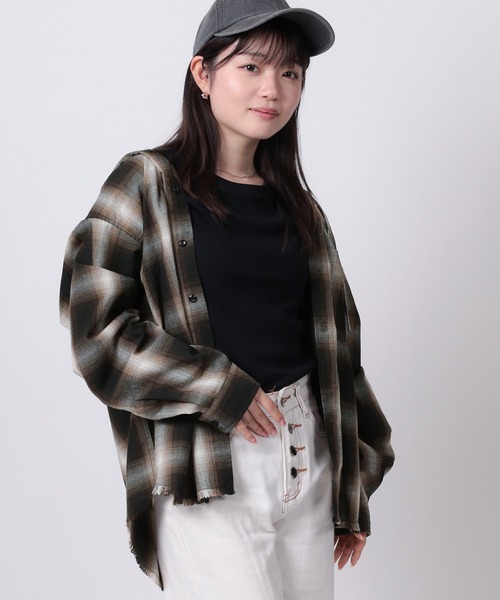 SlashDate（スラッシュデイト）の「【82】カットオフ オンブレチェック フードシャツ（シャツ/ブラウス・レディース・ブルー/ブラック/ブラウン・M/L）」の10枚目の写真