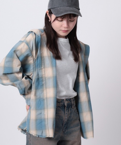SlashDate（スラッシュデイト）の「【82】カットオフ オンブレチェック フードシャツ（シャツ/ブラウス・レディース・ブルー/ブラック/ブラウン・M/L）」の4枚目の写真