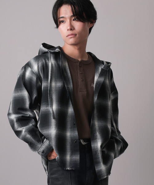 SlashDate（スラッシュデイト）の「【82】カットオフ オンブレチェック フードシャツ（シャツ/ブラウス・レディース・ブルー/ブラック/ブラウン・M/L）」の17枚目の写真