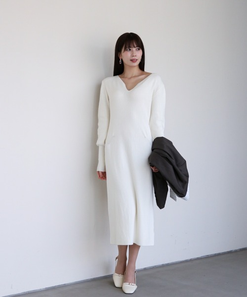 a lot of love(ア ロット オブ ラブ)の「ラウンドキーネック ニットワンピース(ワンピース・レディース・ブラック/オフホワイト/グレー・FREE)」の4枚目の写真