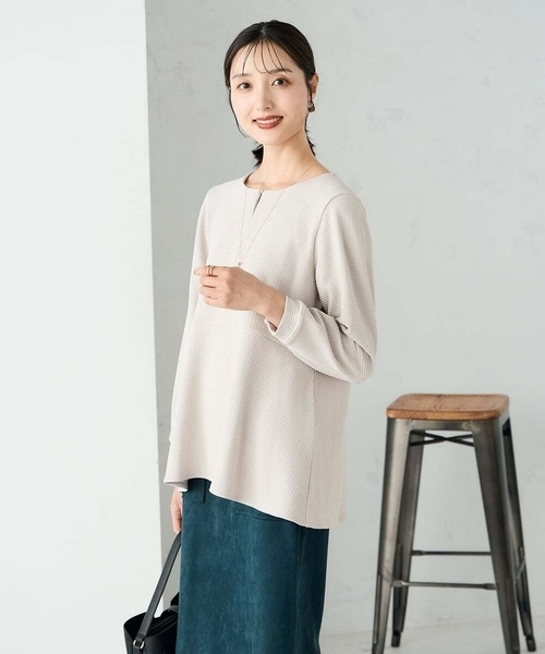a.v.v(アーヴェヴェ)の「千鳥ジャガードペプラムトップス(Tシャツ/カットソー・レディース・グレー系その他/ブラック・38/36/40)」の8枚目の写真